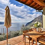 Apartment La Terrazza Sul By Theater